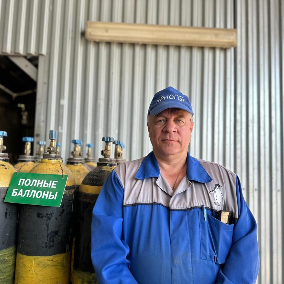 Начальник производства технических газовых смесей Перфильев Андрей Сергеевич Контакты